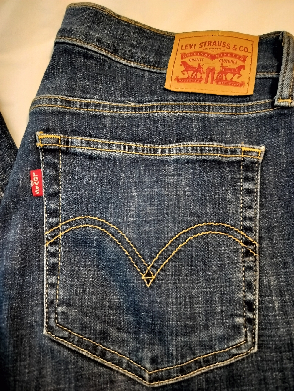 Levi's Women's 30 Dark Indigo Boyfriend Straight-Leg Jeans